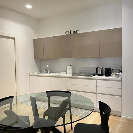 Station Apartment Bari